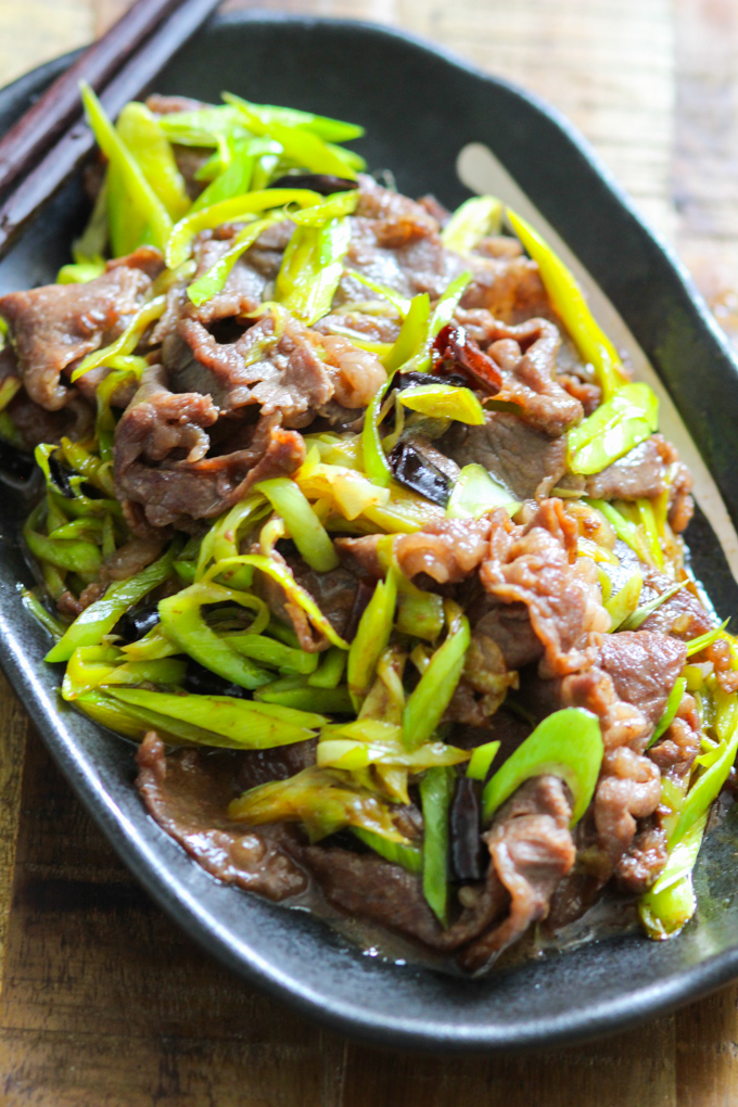 Tender Marinated Spicy Stir-Fried Beef with Leeks and Onions