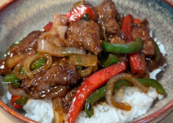 Classic Chinese-American Black Pepper Steak Quick, Savory, and Smoky