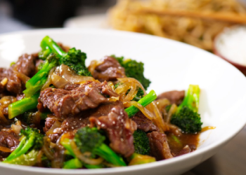 High-Heat Chinese-American Beef and Broccoli with Oyster Sauce