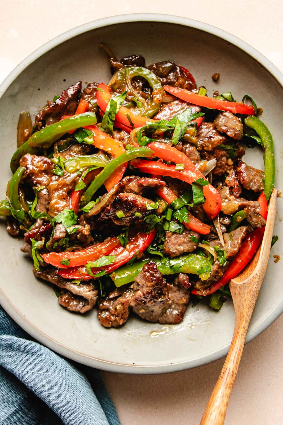 Classic Chinese-American Black Pepper Steak Quick, Savory, and Smoky