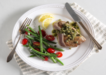 Quick Grilled Tuna with Creamy Basil Pesto