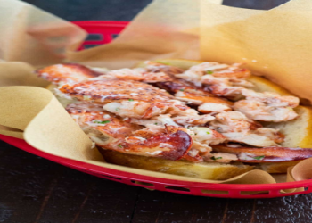 Crafting the Classic Maine Lobster Roll