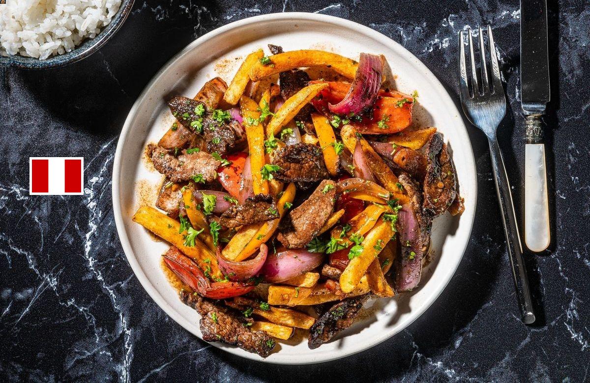Lomo Saltado Mastering the Chinese-Peruvian Stir-Fry with Tender Beef, Blistered Veggies, and Crispy Fries