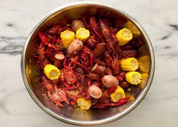 Ultimate Crawfish Boil Step-by-Step Recipe for 10-12