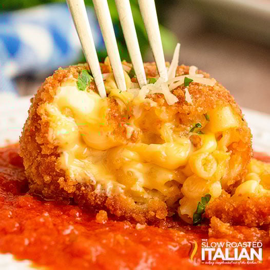 cheesecake factory mac and cheese balls calories