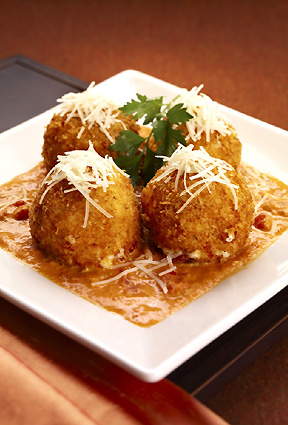 cheesecake factory mac and cheese balls calories