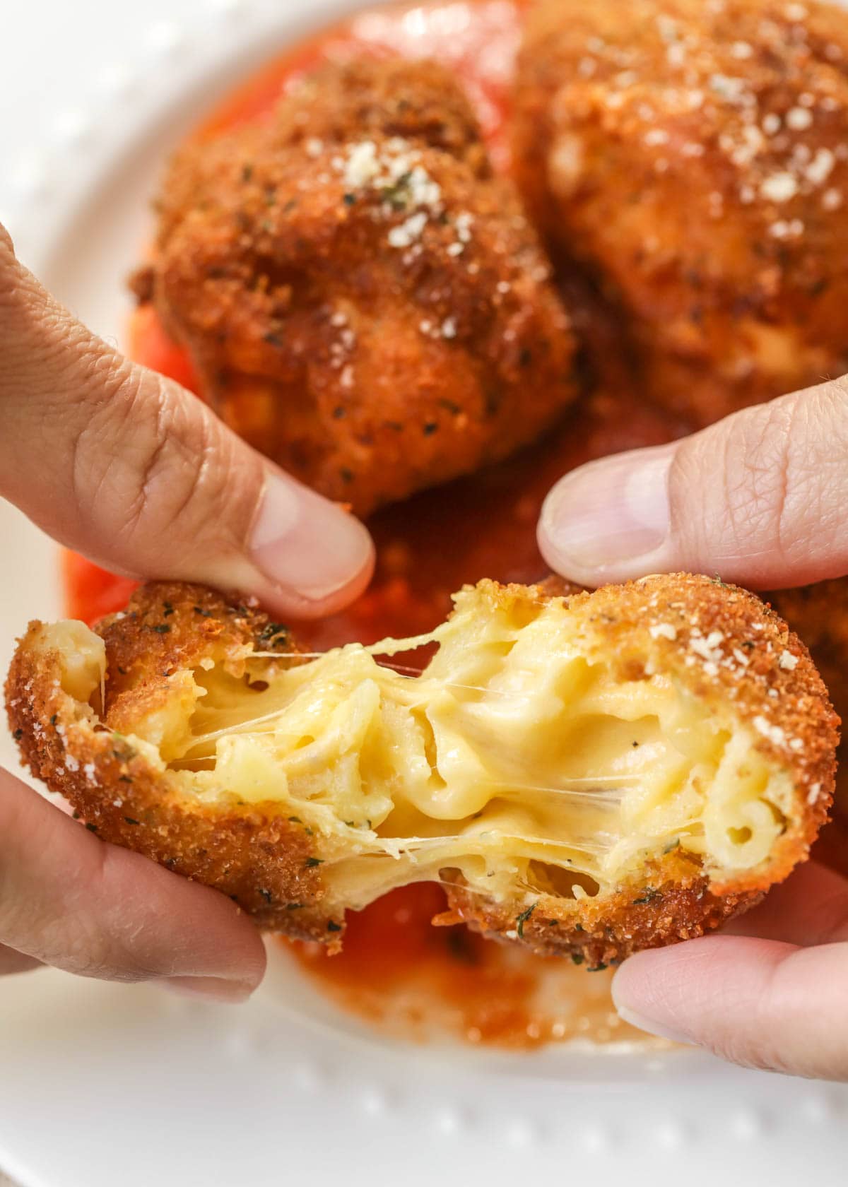 cheesecake factory mac and cheese balls calories